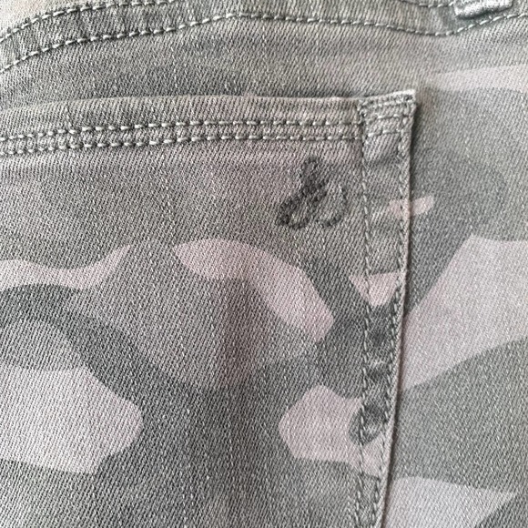 Sam Edelman Jeans Gray Camo Kitten Mid Rise Skinny Ankle Raw Hem Denim 28/6 - Picture 2 of 6